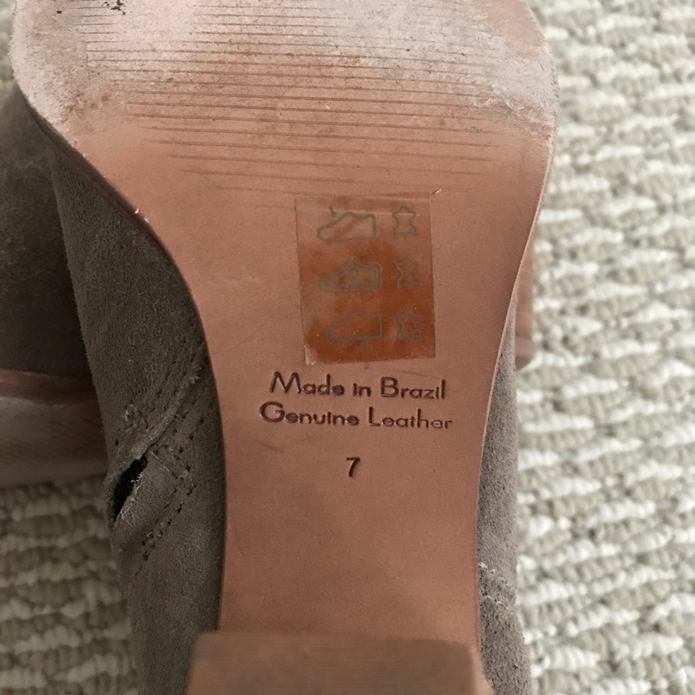 Madewell Billie Boot in suede - Picture 7 of 8